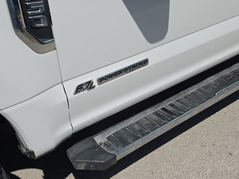 Used 2021 Ford F350 XLT w/ XLT Premium Package AWD/4WD image 11