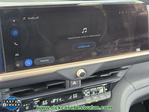 Used 2023 Toyota Crown Limited image 23