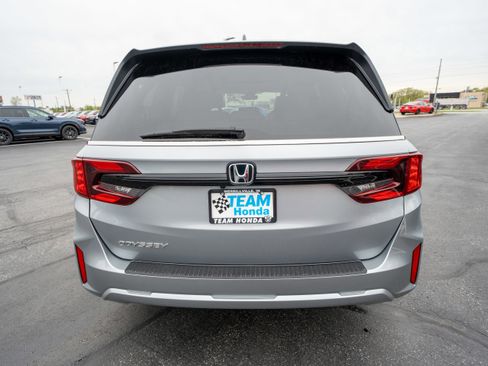 Certified 2025 Honda Odyssey EX-L image 5