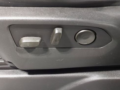 Used 2021 GMC Yukon XL SLT image 31