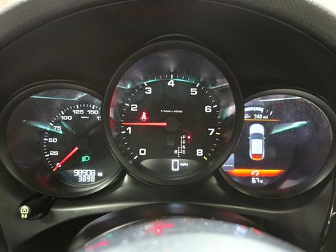 Used 2018 Porsche Macan image 19