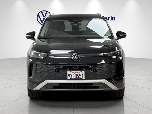 Used 2026 Volkswagen Tiguan SE w/ Panoramic Sunroof Package AWD/4WD image 8
