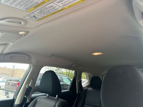 Used 2020 Nissan Rogue SV AWD/4WD image 27
