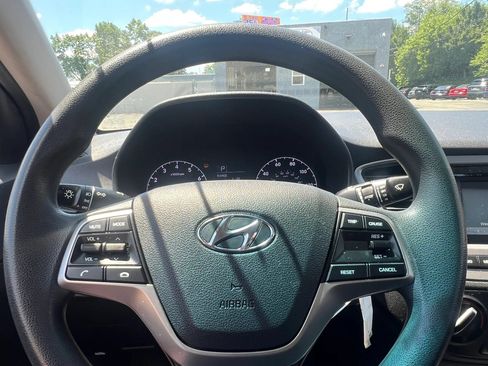 Used 2019 Hyundai Accent SE FWD image 15