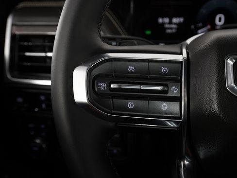 Used 2025 GMC Yukon Elevation w/ LPO, Yukon Black Package image 24