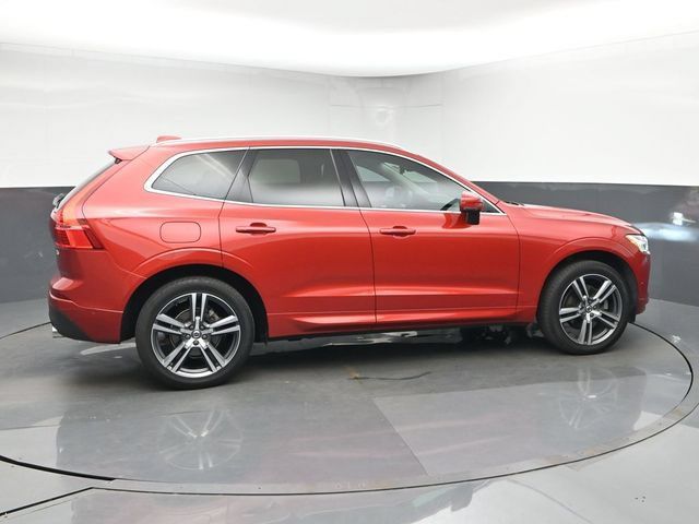 Used 2019 Volvo XC60 T5 Momentum w/ Multimedia Package FWD image 9
