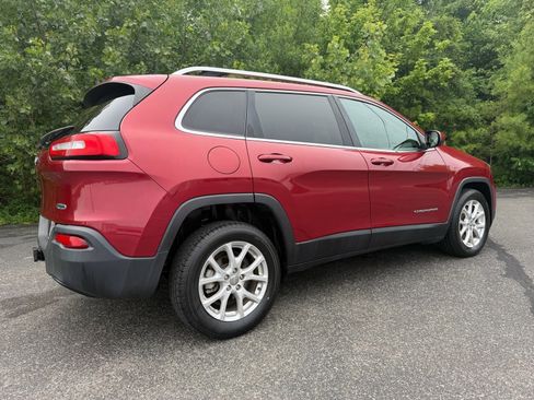 Used 2016 Jeep Cherokee Latitude w/ Comfort/Convenience Group FWD image 18