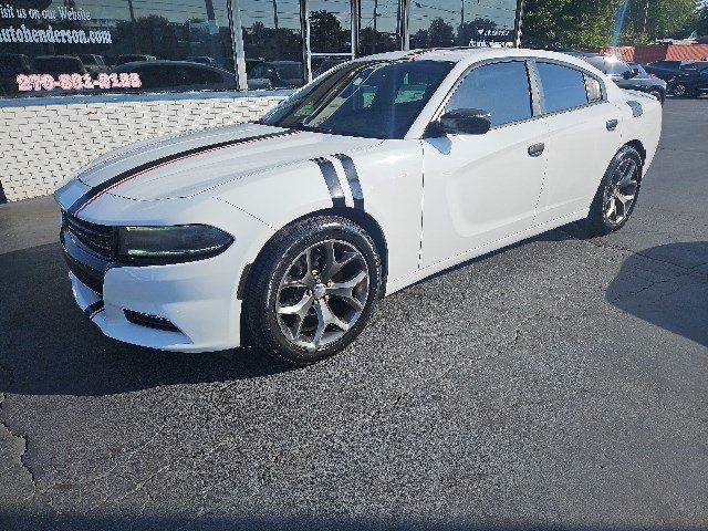 Used 2015 Dodge Charger SXT RWD image 1