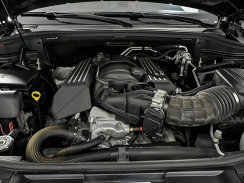 Used 2018 Dodge Durango SRT w/ SRT Interior Appearance Group AWD/4WD image 12