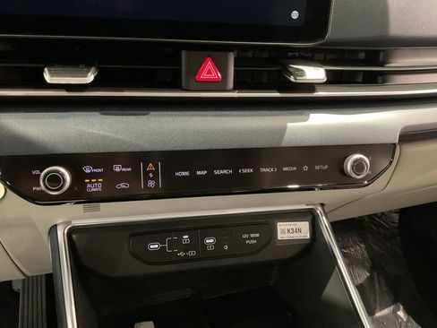 New 2026 Kia Carnival EX FWD image 14