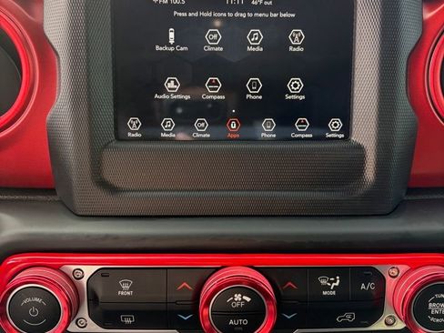 Used 2018 Jeep Wrangler Unlimited Rubicon w/ Dual Top Group image 26