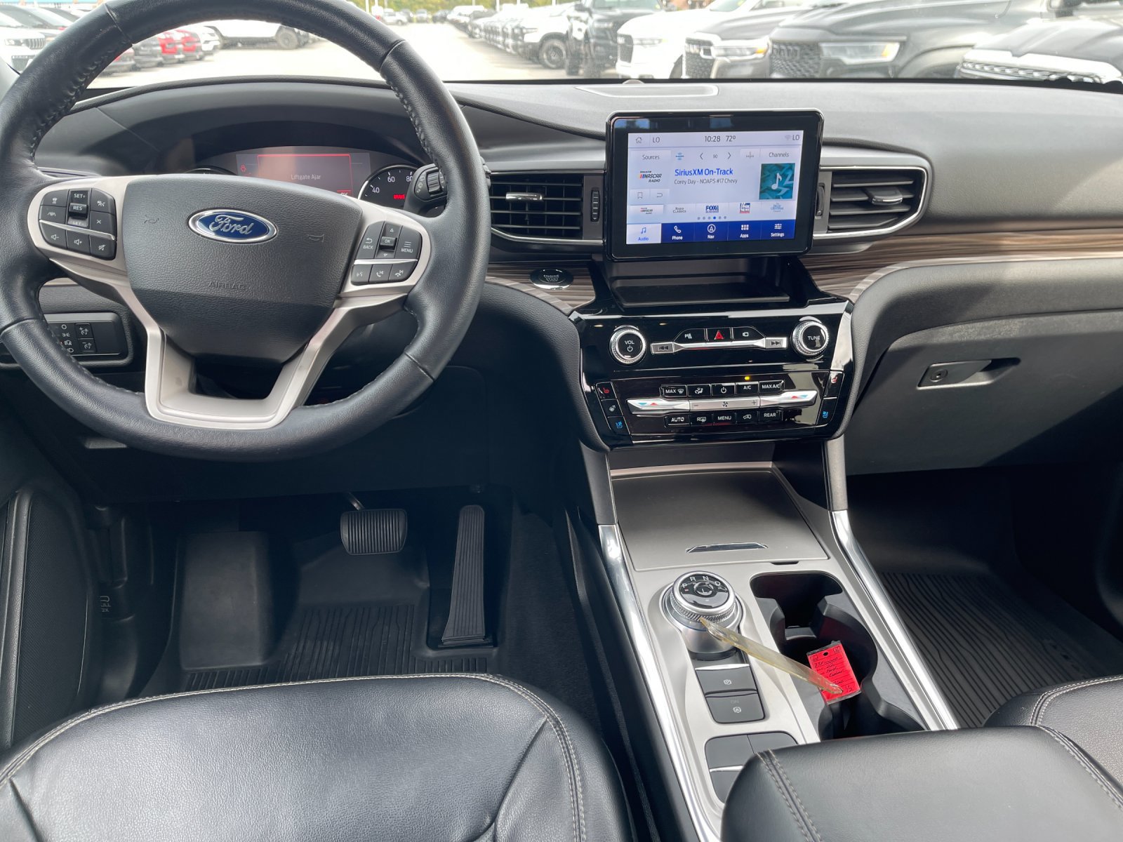 Used 2022 Ford Explorer Limited w/ Equipment Group 301A RWD image 16