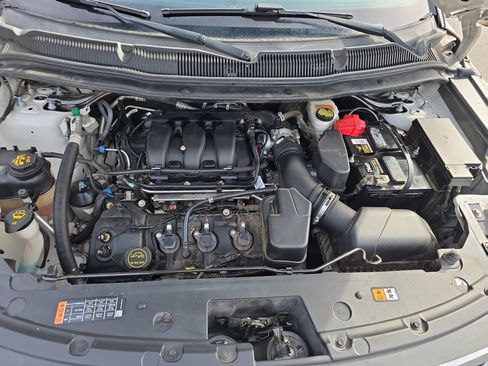 Used 2018 Ford Explorer XLT image 31