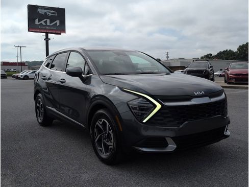 Used 2024 Kia Sportage LX image 7