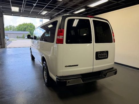 Used 2024 Chevrolet Express 3500 LT w/ LT Preferred Equipment Group RWD image 3