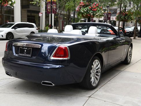Used 2020 Rolls-Royce Dawn image 3