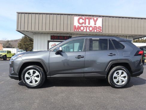 Used 2019 Toyota RAV4 LE w/ All Weather Liner Package image 13