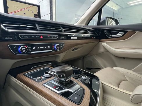 Used 2017 Audi Q7 3.0T Prestige image 45