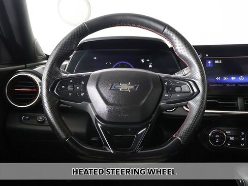 Used 2025 Chevrolet Trax RS w/ Sunroof Package FWD image 7
