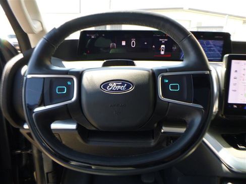 Used 2025 Ford Expedition Platinum AWD/4WD image 13