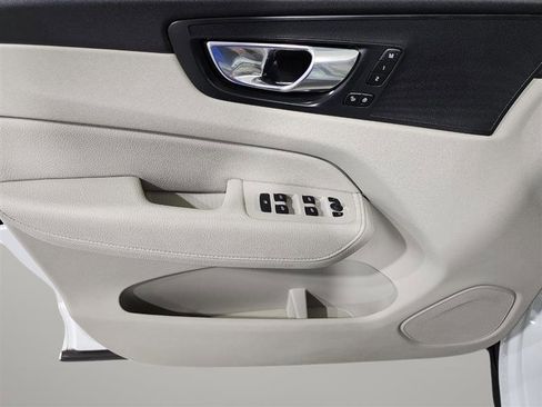 Used 2018 Volvo XC60 T6 Inscription image 11