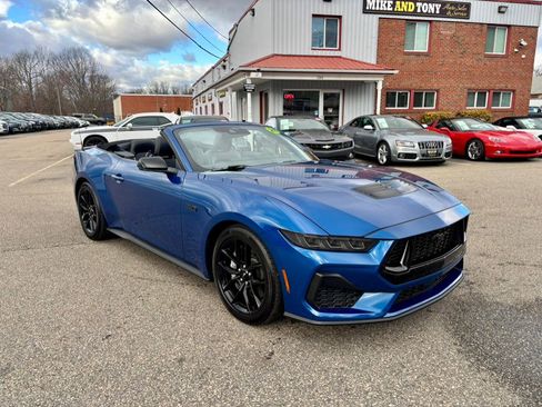 Used 2024 Ford Mustang GT Premium image 3