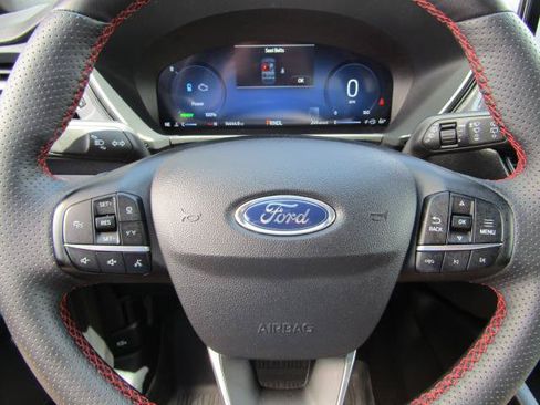 Used 2025 Ford Escape ST-Line Elite w/ Class II Trailer Tow Package AWD/4WD image 22