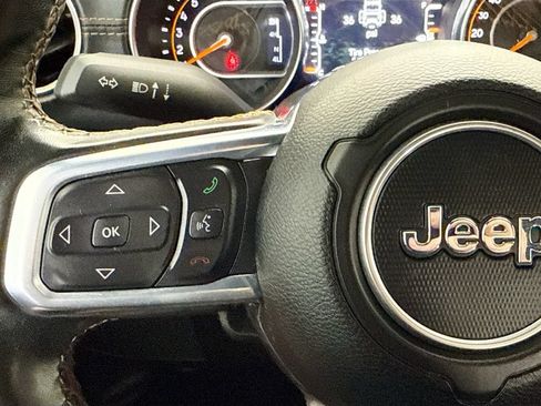 Used 2021 Jeep Wrangler Unlimited Sahara AWD/4WD image 11