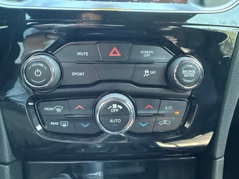 Used 2019 Chrysler 300 S RWD image 25
