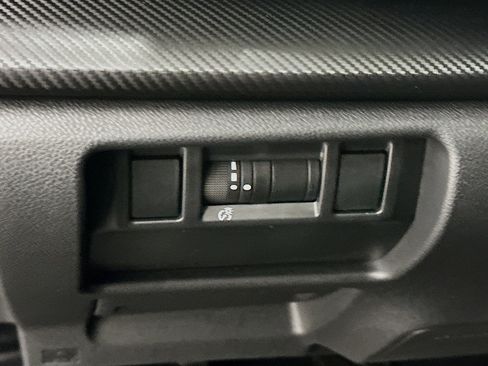 Used 2024 Subaru Crosstrek 2.0i Premium AWD/4WD image 17