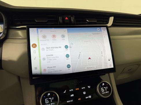 Used 2026 Jaguar F-PACE R-Dynamic S image 21