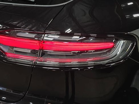 Certified 2026 Porsche Macan AWD/4WD image 30