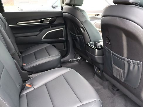 Used 2025 Kia Telluride S image 22