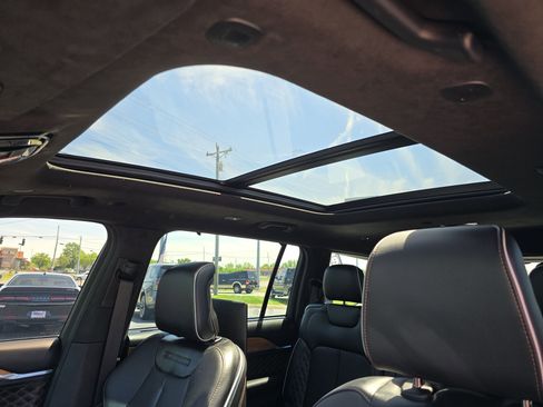 Used 2023 Jeep Grand Cherokee L Summit AWD/4WD image 5