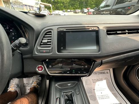 Used 2016 Honda HR-V EX image 17