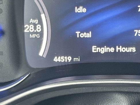 Used 2023 Chrysler Pacifica Touring-L FWD image 28