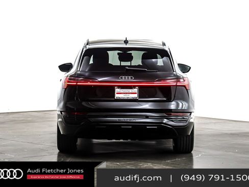 Used 2024 Audi Q8 e-tron Premium Plus w/ Premium Plus Package image 4