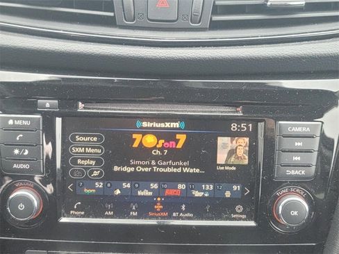 Used 2018 Nissan Rogue SV image 21