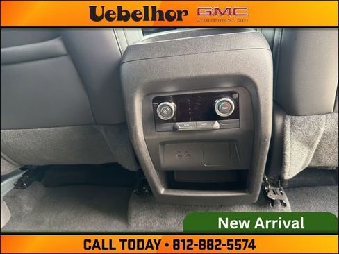 Used 2025 Buick Enclave Preferred image 7