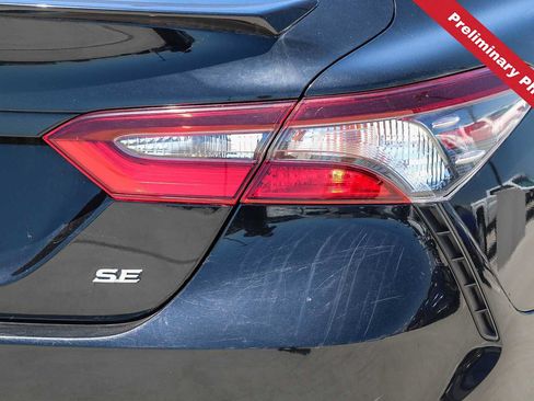 Used 2021 Toyota Camry SE FWD image 9