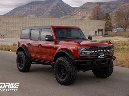 Used 2023 Ford Bronco Badlands w/ Sasquatch Package image 2