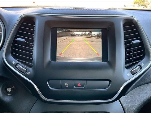 Certified 2020 Jeep Cherokee Latitude Plus image 12