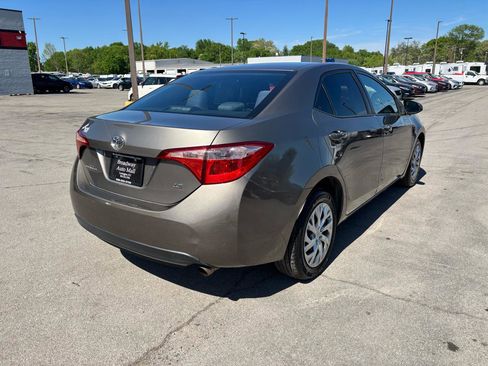 Used 2019 Toyota Corolla LE image 3