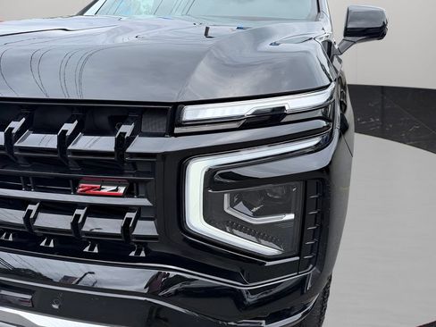 Used 2025 Chevrolet Suburban Z71 AWD/4WD image 10