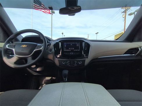 Certified 2023 Chevrolet Traverse LS image 2