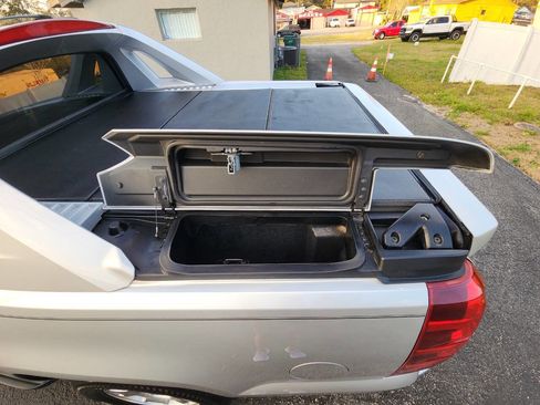 Used 2013 Chevrolet Avalanche LT image 29