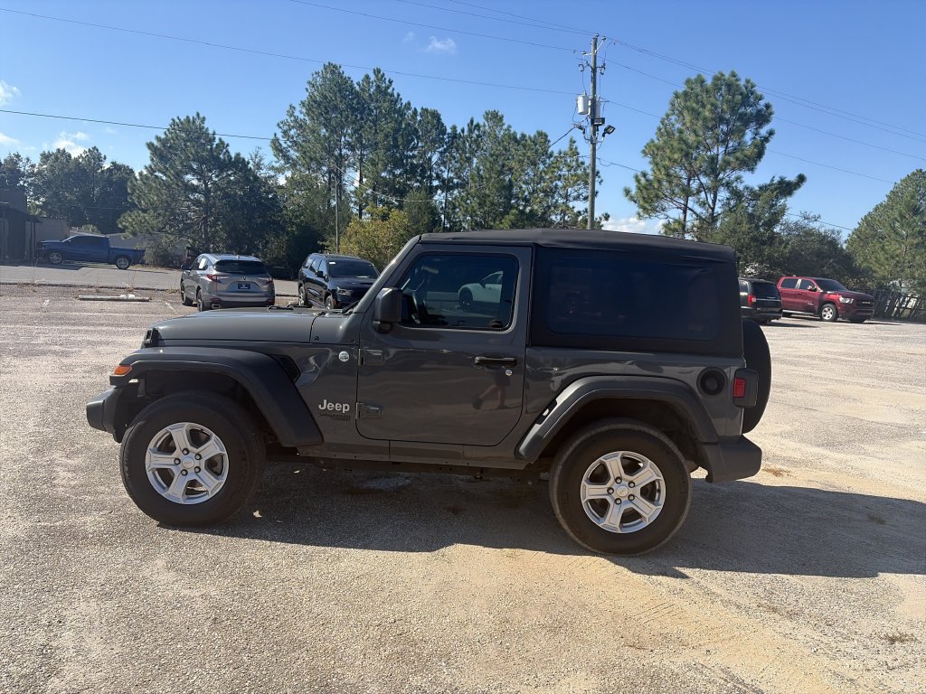 Used 2020 Jeep Wrangler Sport AWD/4WD image 3