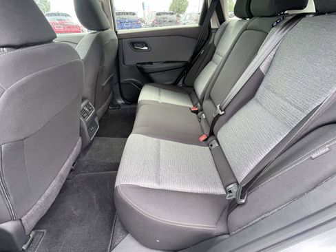 Used 2023 Nissan Rogue SV FWD image 10