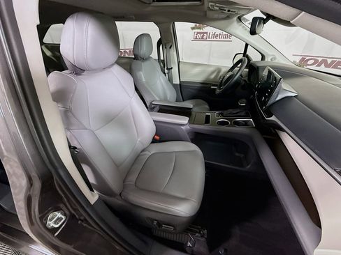 Certified 2024 Toyota Sienna XLE w/ XLE Plus Package AWD/4WD image 36