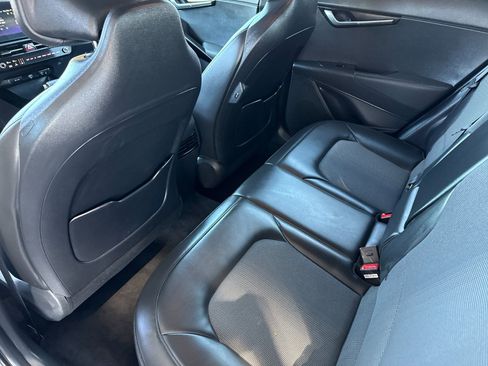 Used 2025 Kia Niro EX image 11